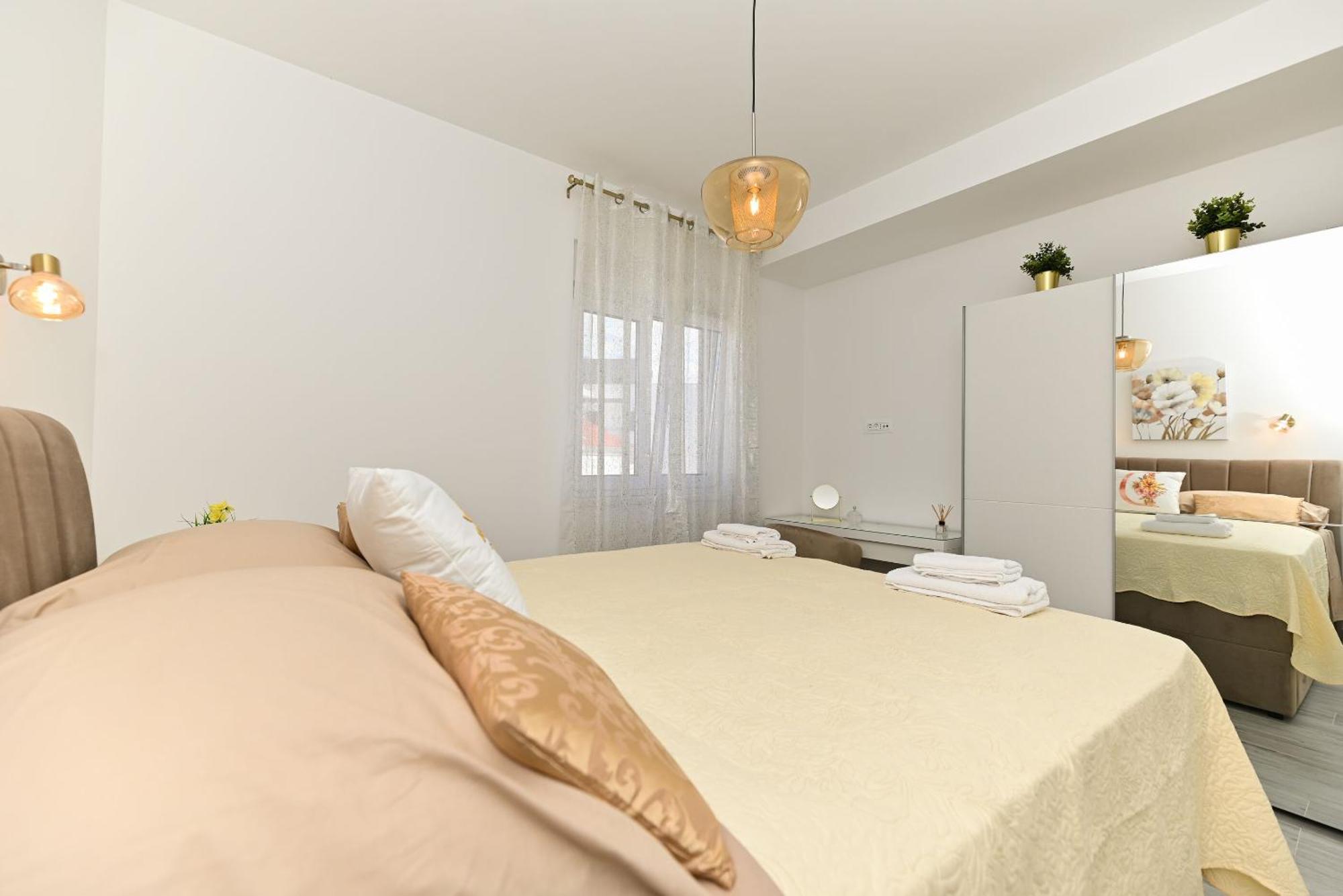 Apartments Diva Trogir Bagian luar foto