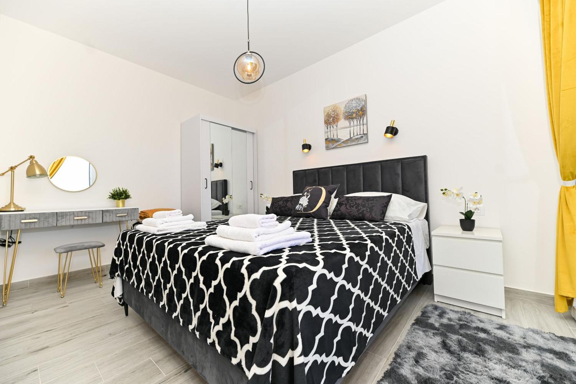 Apartments Diva Trogir Bagian luar foto